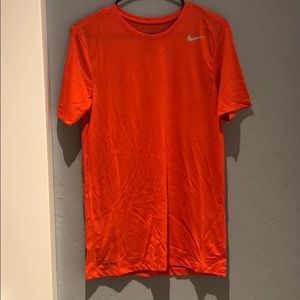 nike t-shirt